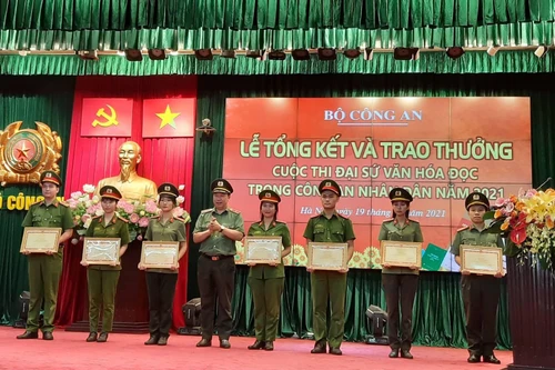 Trao giải cuộc thi Đại sứ Văn hóa đọc trong Công an nhân dân năm 2021