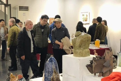 Triển lãm gốm "Dáng xuân 2025 - Bắc Nam hội tụ"