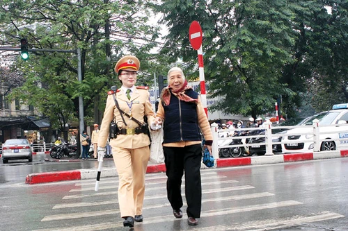 Bộ Công an tổ chức cuộc thi viết và ảnh online "Tự hào người nữ chiến sĩ CAND"