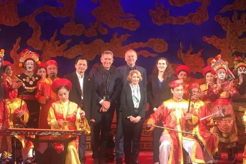 Đề xuất ý tưởng xây dựng tổ hợp biểu diễn nghệ thuật truyền thống để phục vụ du lịch