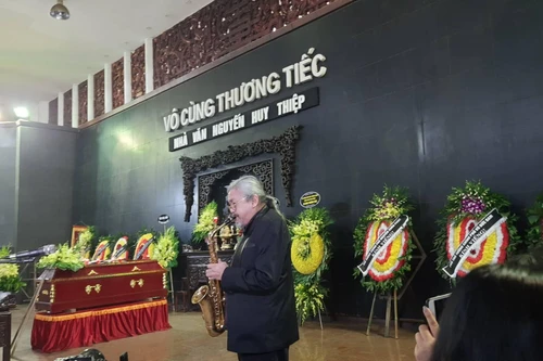 {Ảnh} Tiễn đưa nhà văn Nguyễn Huy Thiệp về với "Những ngọn gió Hua Tát"