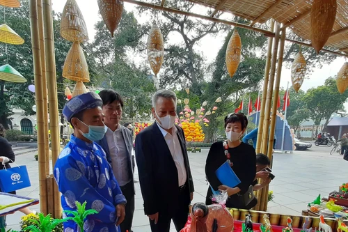 Hà Nội kiểm tra, yêu cầu di dời các tiểu cảnh không phù hợp với không gian văn hoá hồ Gươm