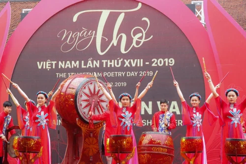 Ngày thơ Việt Nam lần thứ 20 không tổ chức tập trung tại Văn Miếu-Quốc Tử Giám