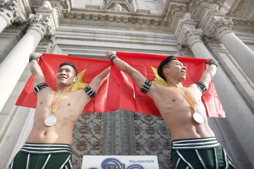 Quốc Cơ Quốc Nghiệp xác lập thành công kỷ lục Guinness thế giới mới