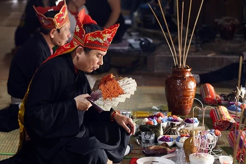 Tập quán xã hội và tín ngưỡng Mo Mường được công nhận là Di sản văn hóa phi vật thể quốc gia