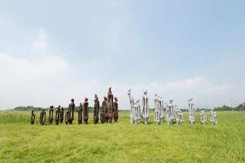 Nhà phê bình nghệ thuật Nguyễn Quân suy tôn phái nữ với "Nguyện"