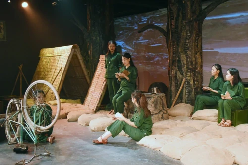 Dựng sân khấu "Huyền thoại tuổi thanh xuân" tại Bảo tàng Phụ nữ Việt Nam