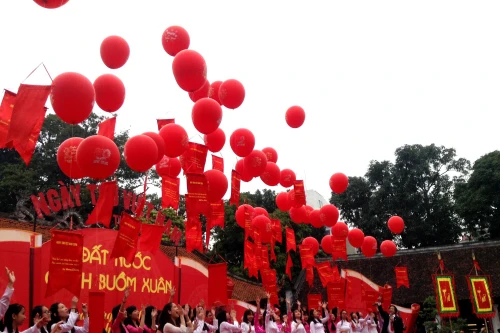 Ngày thơ Việt Nam 2024: "Bản hòa âm đất nước" tôn vinh khối đại đoàn kết toàn dân tộc