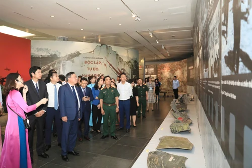 Triển lãm thành tựu kinh tế, văn hóa, xã hội của Thủ đô 70 năm xây dựng và phát triển