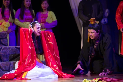 Nhạc sĩ "Vệt nắng cuối trời" Phùng Tiến Minh lấn sân sang đạo diễn sân khấu