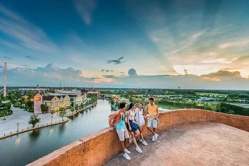 Nữ diễn viên Hàn Quốc So Yu-jin đồng hành cùng các tập phim quảng bá Việt Nam