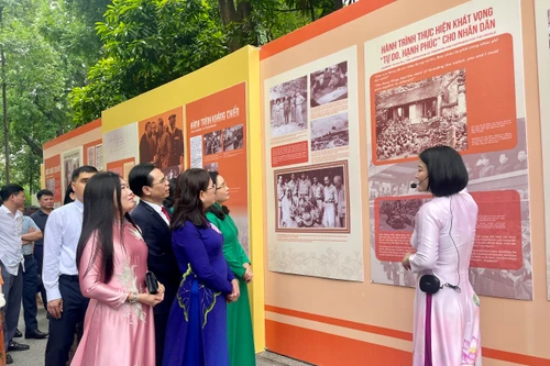 Khai mạc chuỗi sự kiện đặc sắc kỷ niệm 135 năm Ngày sinh Chủ tịch Hồ Chí Minh