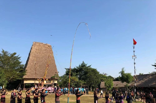 Tháng 4 về Làng Văn hóa-Du lịch các dân tộc Việt Nam thưởng thức sắc màu dân tộc