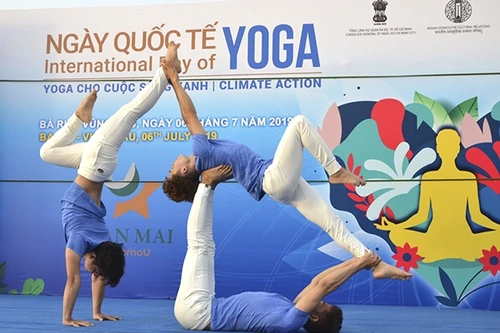 10.000 người tham gia Ngày quốc tế Yoga 2023 tại Việt Nam