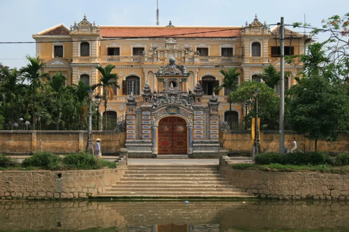 Chính phủ Pháp tài trợ gần 900 triệu đồng tu bổ cung An Định - Huế