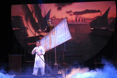 Nghệ sĩ Minh Hải giảm 7 kg để vào vai Nguyễn Tất Thành trong vở "Nợ nước non"