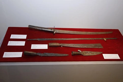 Trưng bày các hiện vật lịch sử trong cuộc tổng khởi nghĩa tháng Tám năm 1945