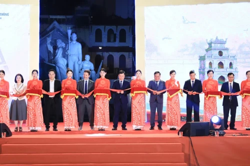 Khai mạc Hội sách Hà Nội 2024 tại phố đi bộ Hồ Gươm