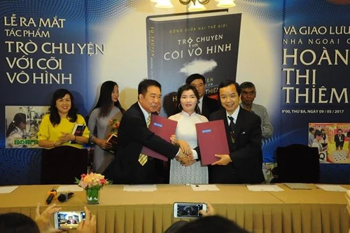 Lùm xùm bản quyền cuốn sách tâm linh "Trò chuyện với cõi vô hình" giữa First News- Trí Việt và Thái Hà Books