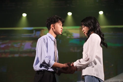 Học sinh trường Ams dựng kịch "Khi trời nổi gió"