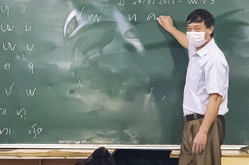 Tác giả bài thơ gây ồn ào "Mẹ tôi chửi kẻ trộm" nhận nhiệm vụ mới