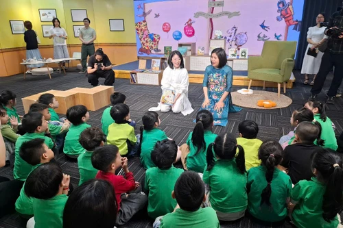 Tuần lễ sách tranh thiếu nhi vương quốc Anh tại Hà Nội 