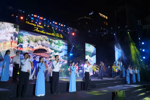 Lắng nghe các giai điệu tuyệt đẹp về mùa thu Hà Nội