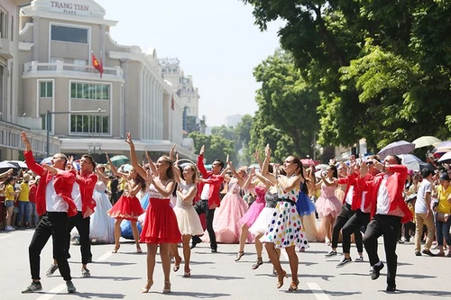 10.000 người tham dự "Ngày hội văn hóa vì hòa bình" kỷ niệm 70 năm Ngày giải phóng Thủ đô