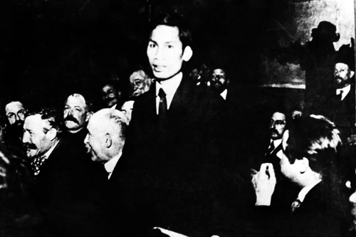 Nhìn lại 12 kỳ Đại hội Đảng Cộng sản Việt Nam qua các hiện vật và tư liệu trưng bày