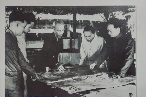 Giới thiệu gần 200 tài liệu lưu trữ về chiến dịch Điện Biên Phủ và Hội nghị Giơ-ne-vơ năm 1954