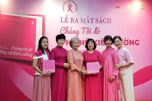 Ra mắt sách ảnh về những phụ nữ kiên cường chống chọi ung thư