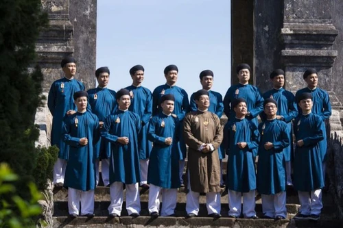 Huế: Không dùng ngân sách nhà nước trong triển khai mặc áo dài nam nơi công sở