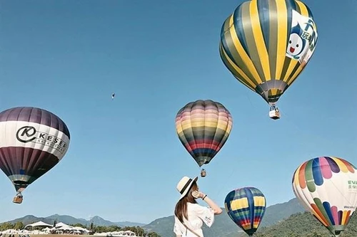 Trải nghiệm bay cùng khinh khí cầu tại Hà Nội 