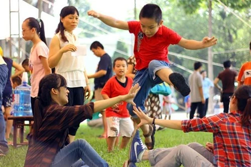 “Tuổi thơ với ngày hè” tại Làng Văn hóa-Du lịch các dân tộc Việt Nam 