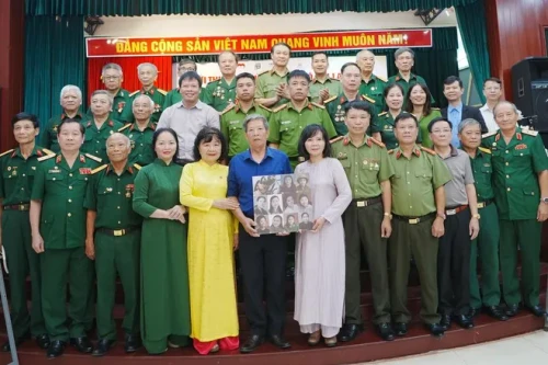 Phục dựng thành công ảnh màu về 10 nữ anh hùng liệt sĩ dân quân Lam Hạ