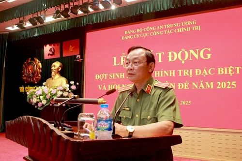 Phát động đợt sinh hoạt chính trị hướng tới kỷ niệm 80 năm Ngày truyền thống CAND