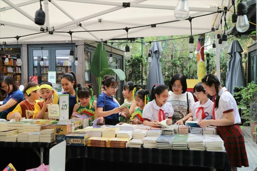 Phiên chợ Khuyến đọc tại Phố Sách Hà Nội