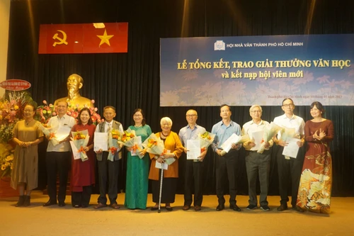 Đạo diễn Xuân Phượng được kết nạp vào Hội Nhà văn ở tuổi 94