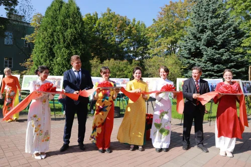 Trưng bày chuyên đề về Chủ tịch Hồ Chí Minh tại Liên bang Nga