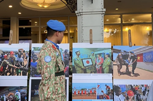 Vượt hơn 8.000 cây số, tay máy Nguyễn Á đồng hành cùng chiến sĩ “mũ nồi xanh” Việt Nam 