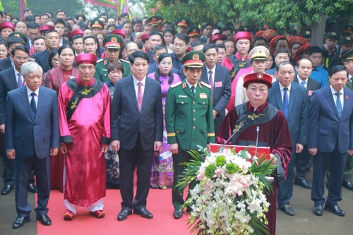 Chủ tịch nước Lương Cường dự Lễ dâng hương tưởng niệm các vua Hùng