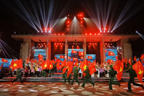 Cầu truyền hình cấp quốc gia “Vang mãi khúc khải hoàn”