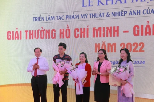 Trưng bày tác phẩm mỹ thuật, nhiếp ảnh được tặng Giải thưởng Hồ Chí Minh, Giải thưởng Nhà nước năm 2022
