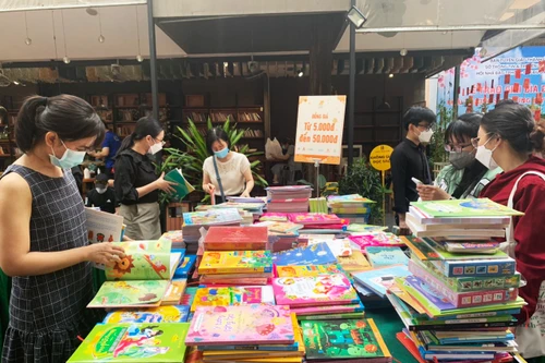 Hội sách đồng giá chỉ từ 5.000 đồng