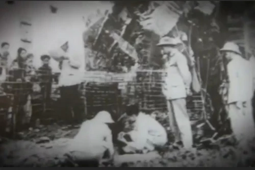 Trình chiếu bộ phim "Công an nhân dân trong khúc tráng ca Điện Biên"