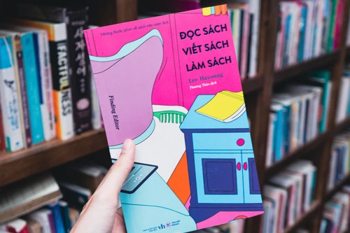 Nhọc nhằn nghề nữ biên tập viên làm sách