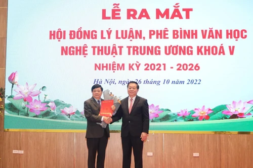 PGS.TS Nguyễn Thế Kỷ giữ chức Chủ tịch Hội đồng Lý luận, phê bình VHNT Trung ương khóa V