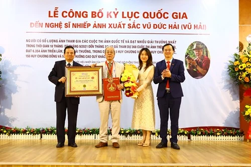 Nghệ sĩ nhiếp ảnh Vũ Hải xác lập kỷ lục quốc gia