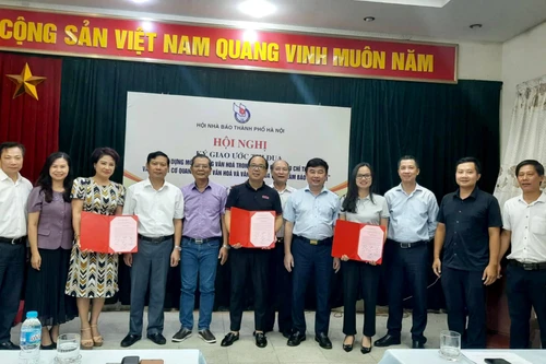Ký giao ước thi đua "Xây dựng môi trường văn hóa trong các cơ quan báo chí và văn hóa của người làm báo Việt Nam"