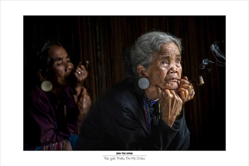 "Sắc màu cuộc sống các dân tộc Việt Nam" qua góc nhìn của các nữ nhiếp ảnh gia